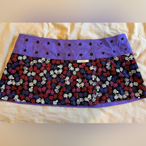 Sweet Spot reversible skirt - fits sizes 2-14 - Picture 1 of 9